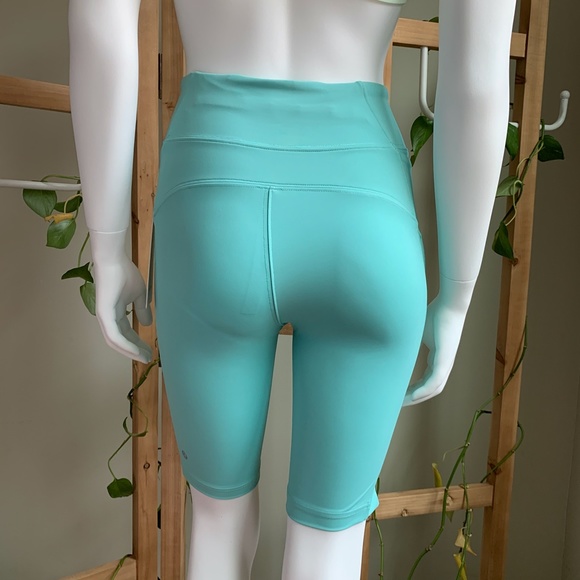 Sold🙌Lululemon shorts - Picture 6 of 8